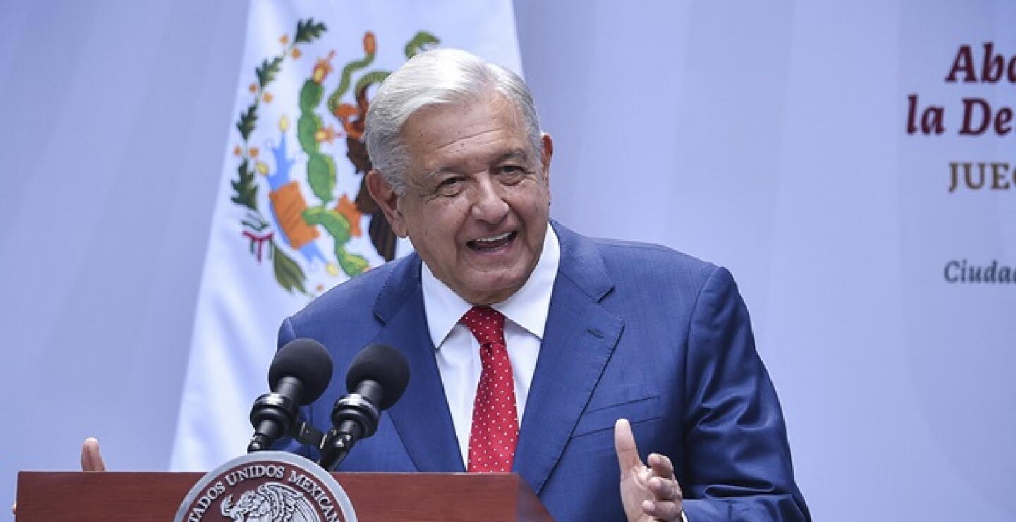 Presidente de México aún no reconoce triunfo de Maduro en Venezuela y pide difundir actas