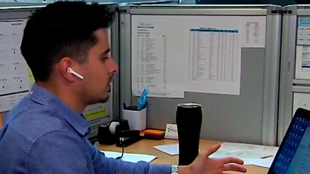 Quienes usan audífonos inalámbricos podrían desarrollar cáncer, advierten más de 250 científicos Quienes usan audífonos inalámbricos podrían desarrollar cáncer, advierten más de 250 científicos
