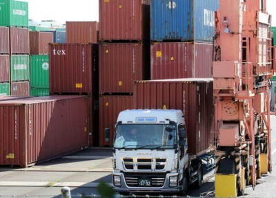 Exportaciones e importaciones Exportaciones e importaciones
