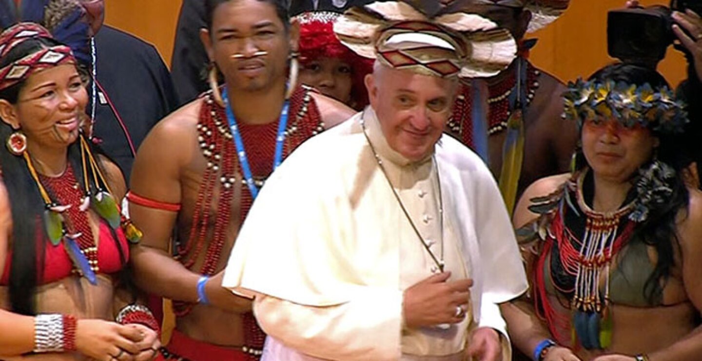 "¡Dios nos libre de una Iglesia mundana bajo ropajes espirituales o pastorales!”.