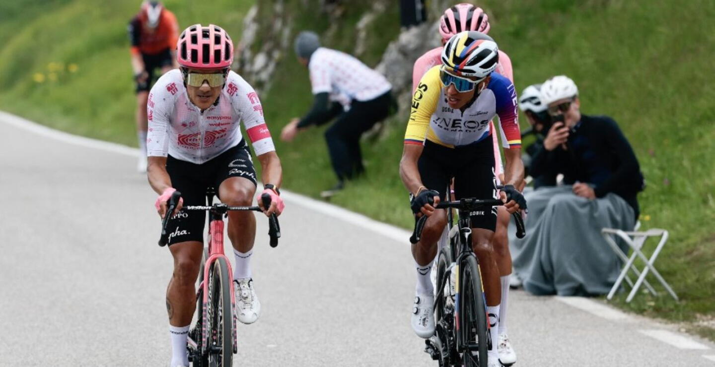 Egan Bernal en la etapa 15 del Giro de Italia 2025.