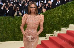 239307_beyoncelikes.jpg