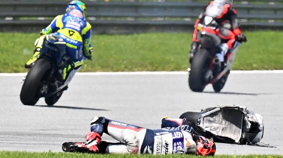 374458_Accidente Moto2 GP Austria // Foto: AFP