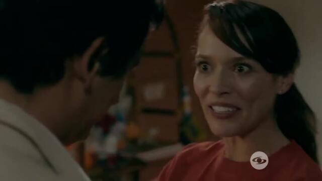 Amelia encuentra en su hijo el apoyo que su esposo no le da para continuar su carrera Amelia encuentra en su hijo el apoyo que su esposo no le da para continuar su carrera
