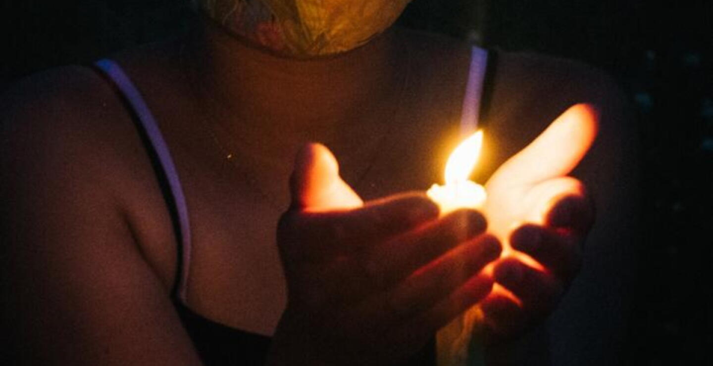 367786_velas_apagones_afp_.jpg