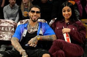 Yailin La Más Viral y Anuel AA, en un partido de basketball