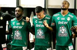 James Rodríguez y los jugadores del León esperan ir al Mundial de Clubes.jpg