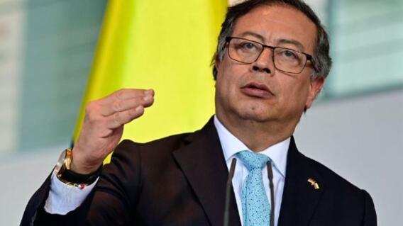 Presidente Petro ordena emplear aviones de la fuerza pública para atender incendios en Colombia Presidente Petro ordena emplear aviones de la fuerza pública para atender incendios en Colombia