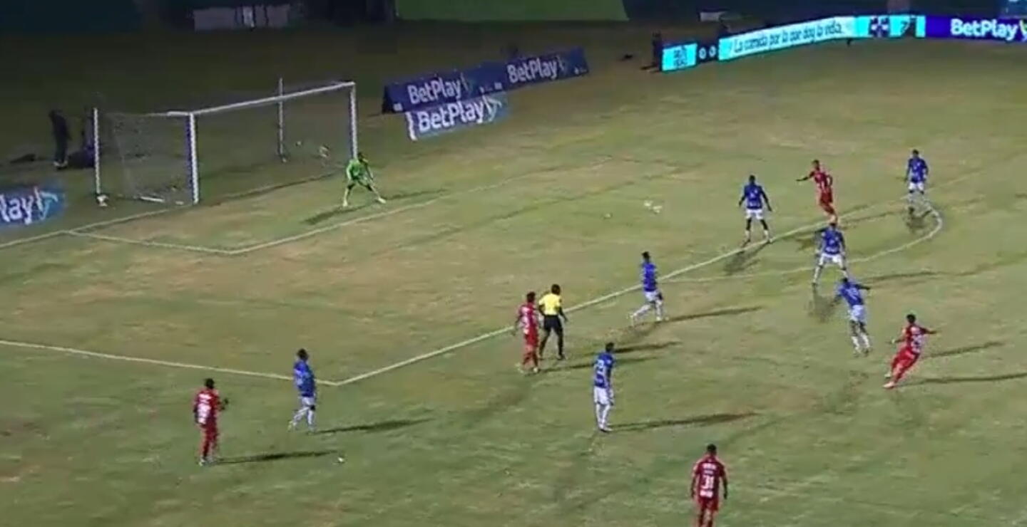 El golazo de José Cavadía en Chicó vs. América.