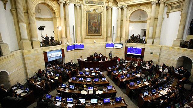 Ordenan al Senado que envíe proyecto de curules de paz al presidente para promulgación