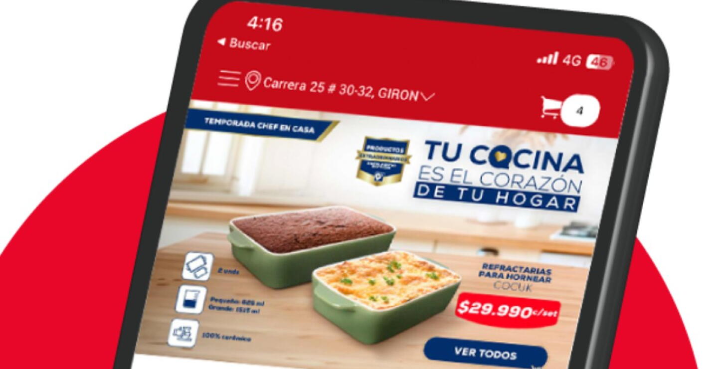 Celular con la aplicación de las tiendas del D1. 