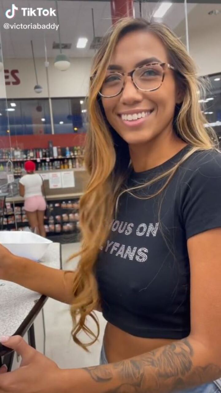 Dice ganar fortuna haciendo solo una cosa en OnlyFans: "Hombres me pagan por calificar sus