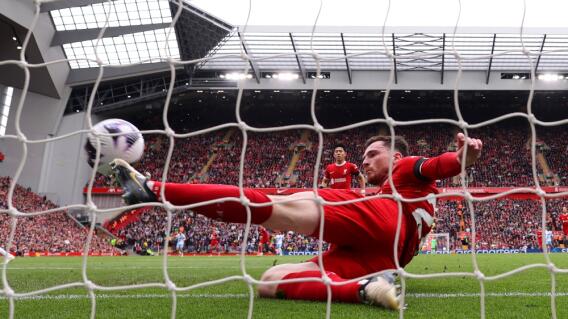Andrew Robertson, jugador de Liverpool, salvó un gol de Crystal Palace, en la Premier League Andrew Robertson, jugador de Liverpool, salvó un gol de Crystal Palace, en la Premier League