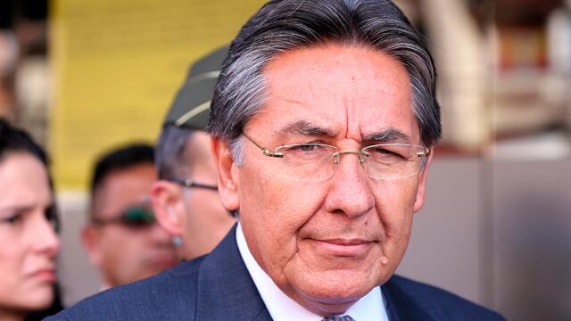 Dos exfuncionarios de la Fiscalía dicen que chuzaron por orden de Néstor Humberto Martínez