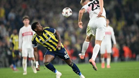 Jhon Durán, delantero colombiano al servicio de Fenerbahce Jhon Durán, delantero colombiano al servicio de Fenerbahce