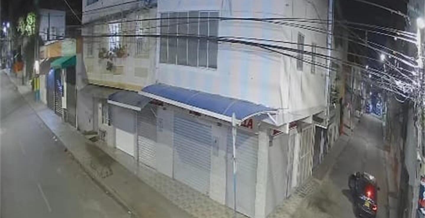 Madre fue lanzada desde carro en movimiento en medio de un robo