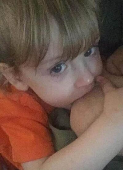 Naomi Winfield y su hijo - Daily Mail