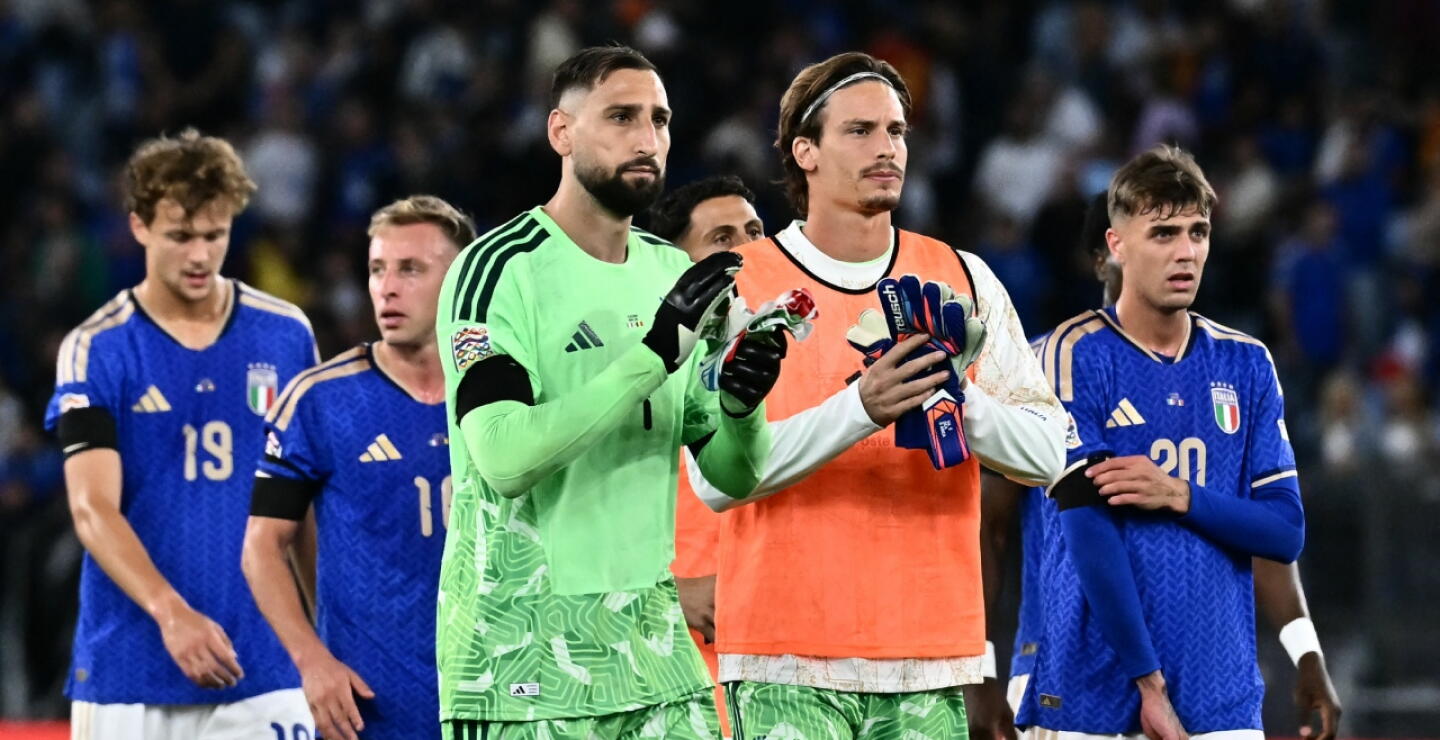 Jugadores de Italia tras su derrota contra Bélgica
