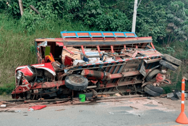 accidente_bus_escalera.png