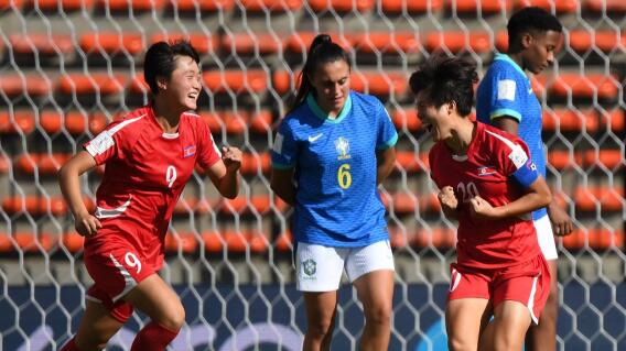 Corea del Norte y un festejo de gol contra Brasil en el Mundial femenino Sub-20. Corea del Norte y un festejo de gol contra Brasil en el Mundial femenino Sub-20.