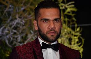292597_dani_alves_301118_afpe.jpg