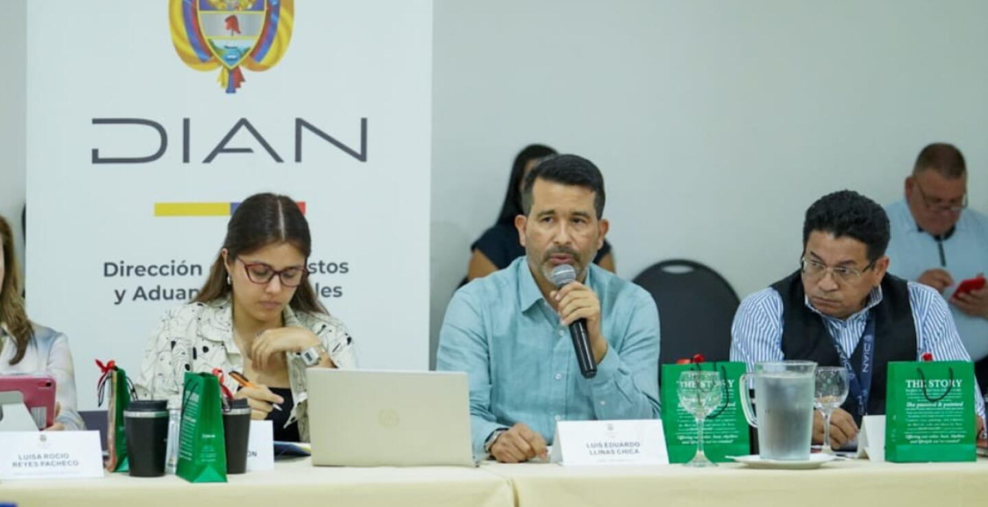 Luis Eduardo Llinás director de la Dian. 