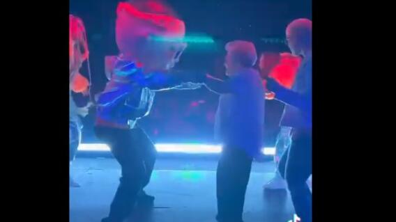 Abuelita- concierto Daddy Yankee