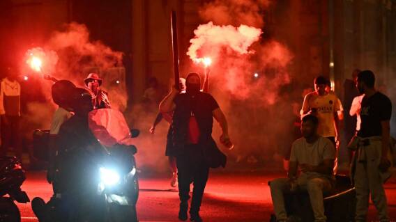 Desmanes en Francia, que dejan dos muertos, empañaron celebración del PSG por la Champions League Desmanes en Francia, que dejan dos muertos, empañaron celebración del PSG por la Champions League