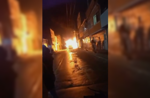 Bus se incendió en Soacha y seis casas resultaron afectadas