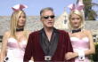 Hugh Hefner y Holly Madison en una promoción grabada en 2003. (Foto: AFP/Robert Mora/Getty Images/AFP)
